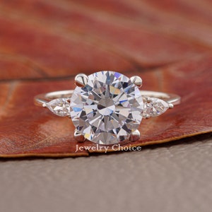 Three Stone Engagement Ring, Round Lab Grown Diamond, Side Pear Cut Diamond, Diamond Wedding Ring for Her, Yellow/White/Rose Gold Ring