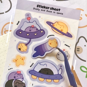 Hoja de pegatinas Dusty & Dusa Cats in Space / Hoja de pegatinas de vinilo brillante / Lindas pegatinas divertidas Kawaii para cuaderno de diario portátil