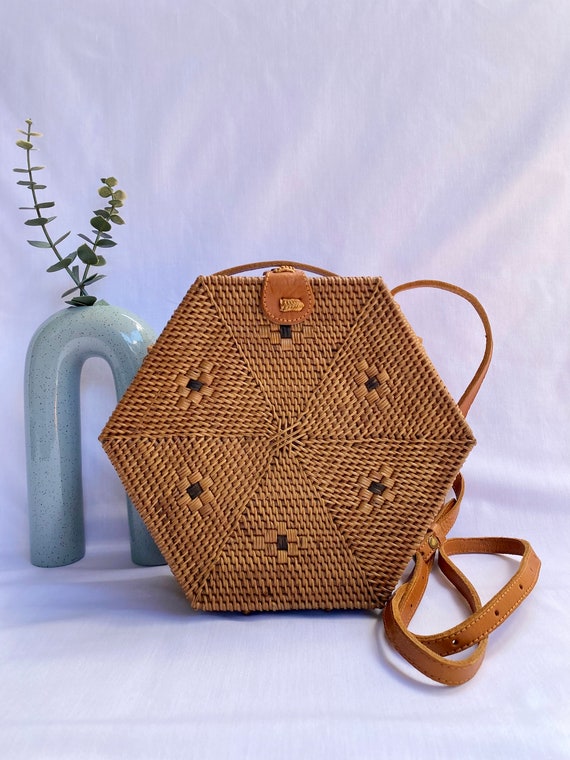 Hexagon Rattan Crossbody Bag, Handwoven Leather Strap - Etsy display picture 3