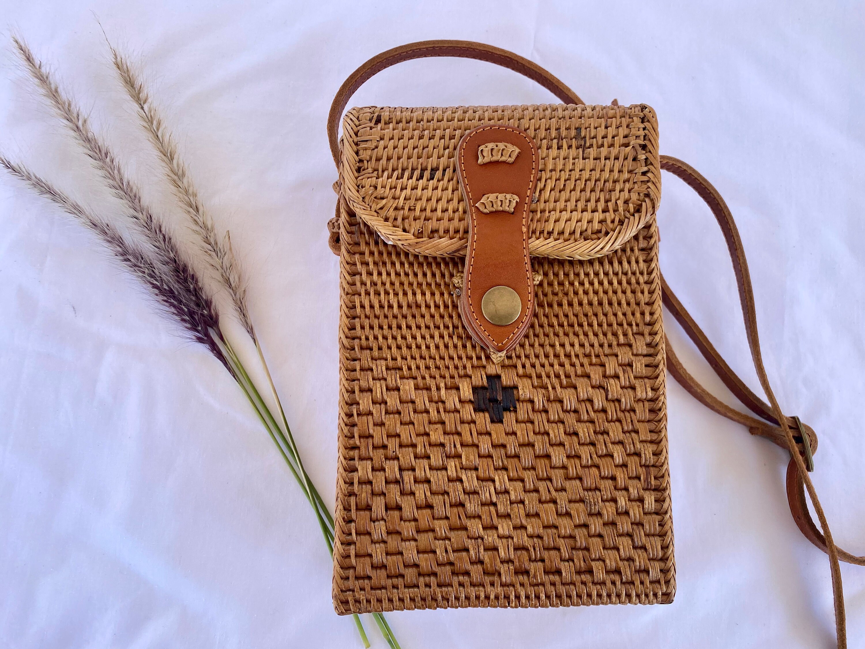 Rattan Chain Crossbody Bag main image 1