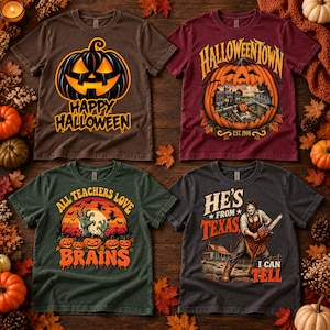Könnte beinhalten: Vier kurzärmelige T-Shirts mit Halloween-Grafiken. Oben links: braun mit einem Kürbis und "Happy Halloween". Oben rechts: kastanienbraun mit Kürbisszene und "Halloweentown Est. 1998". Unten links: grün mit "All Teachers Love Brains". Unten rechts: grau mit Horrorfigur und "He's From Texas, I Can Tell".