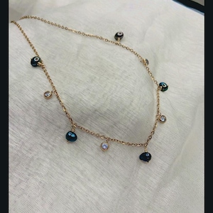Collier perles d'eau douce et breloque en cristaux image 1