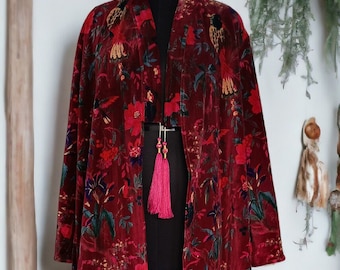 Red Stylish Floral Velvet Soft Banyan Fabric Kimono Soft Cotton Velvet Robe Long Original OFMD break up Robe Printed Kimono With Tassels