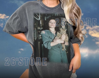 SIGOURNEY WEAVER Shirt, Sigourney Weaver Comfort Colors Shirt, Sigourney Weaver Sweatshirt, Sigourney Weaver Merch, Sigourney Weaver Shirt