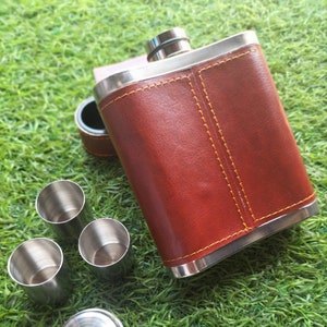 8oz (236ml) Hip Flask - Brown PU Leather with 3 Stainless Steel Cups