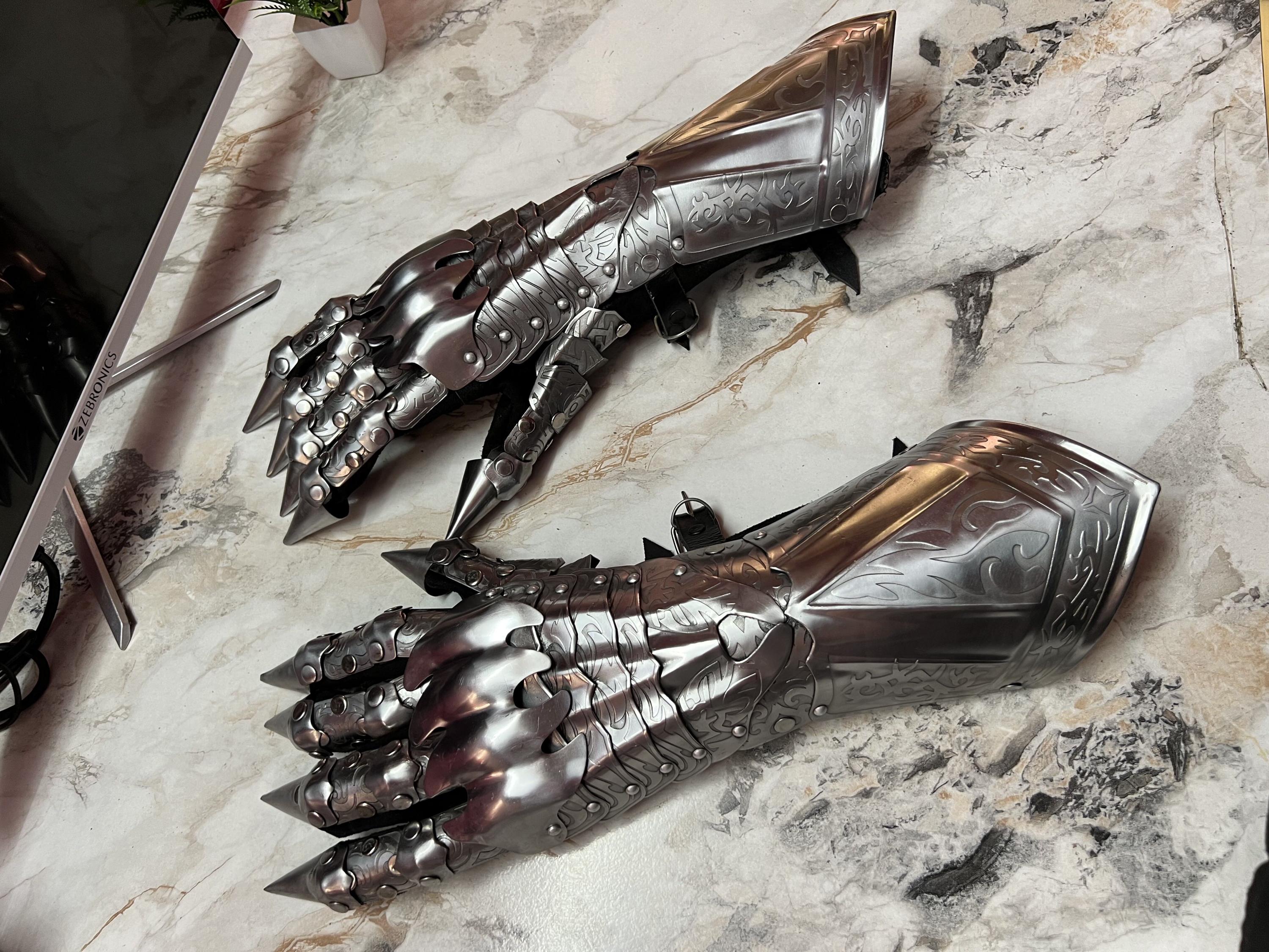 Handcrafted Steel Knight Nazgul Gauntlets | Engraved Gothic Armor ...
