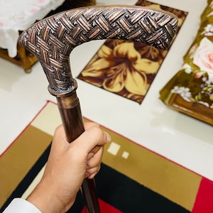 Eleganter robuster polierter faltbarer Holzgehstock - feinster handgefertigter Holzstock - perfekt zum Wandern & für Sie