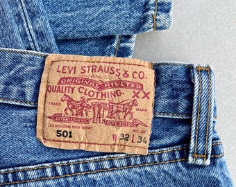 Stonewashed Levi's 501 Jeans: Jeanshose, Hosenschlitz, Jeanshose, Jeans mit geradem Bein, High Waist Jeans, Größe W 32/L 34