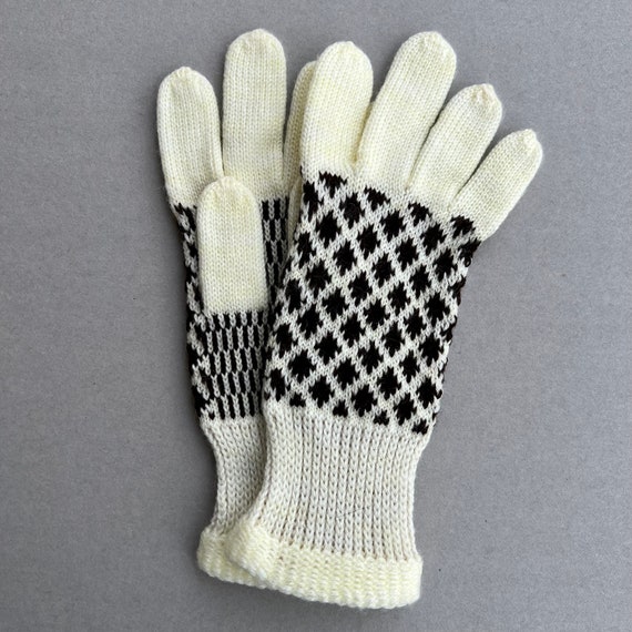 True vintage Christmas gift, colorful knit gloves… - image 2