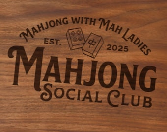 Graverad Mahjong Social Club träskärbräda eller charkuteribräda