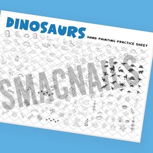 Może przedstawiać: Czarno-biała, drukowana karta ćwiczeń do malowania ręcznego z motywem dinozaurów z tekstem "DINOSAURS HAND PAINTING PRACTICE SHEET" u góry i słowem "SMACNALS" dużymi literami w środku kartki.