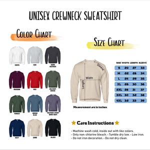 以下が含まれることがあります： 手作りの木製サインで、遊び心のあるフォントで「Welcome」と書かれています。サインは白く塗装され、かすれた仕上がりで、小さな花のアクセントが付いています。寸法は約30cm幅、15cm高さです。