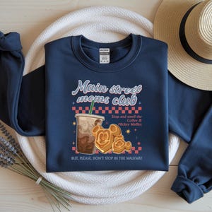 Main Street Moms Club Sweatshirt, Mothers Day, Matching Disneyland Sweater, Disneyland Hoodie, Gifts For Mom afbeelding 2