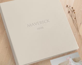 Babyfotoalbum mit Schutzhüllen | Personalisiertes Baby-Erinnerungsbuch | Leder-Einschubalbum | Für 100–1000 Fotos im Format 10 x 15 cm