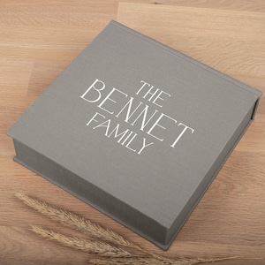 Benutzerdefinierte Erinnerungsbox | Leinen Familie Erinnerungsbox | Personalisierte Memory Box | Große kundenspezifische Geburtstagsgeschenkbox | Geschenkschachteln | Handgefertigt in Europa