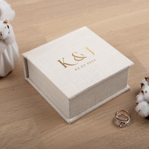 Caja para anillos de boda con cojín extraíble para el portador de anillos / Caja para anillos más vendida / Caja para anillos de lino personalizada / Regalo de boda único