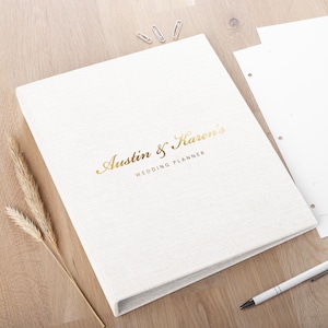 Carpeta de 3 anillos personalizada para planificador de bodas, regalo de compromiso, tamaño carta de EE. UU., lino blanco y personalización dorada, 12 opciones de colores
