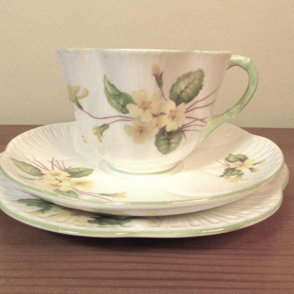 Trio vintage de porcelaine fine Shelley en primevère, tasse à thé, soucoupe et assiette d'accompagnement