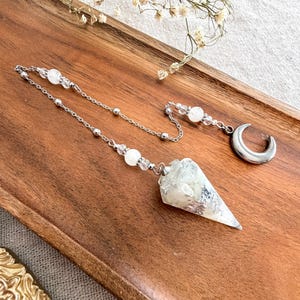 Mondstein-Pendulum, Pendulum aus Harz mit Naturstein-Intarsien, Pendulum für Radiästhesie und Hellsehen, Wicca
