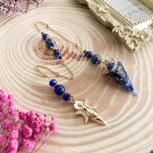 Natural stone divinatory pendulum, pendulum to personalize, resin and natural pearls, crystal, divination pendulum,