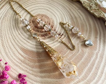 Rock crystal divination pendulum, resin pendulum inlaid with natural stone, attractive pendulum for dowsing and Wiccan divination