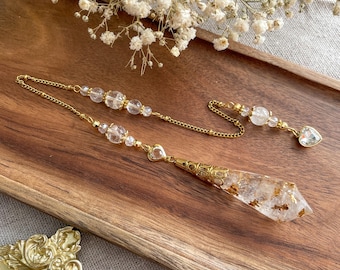 Rock crystal divination pendulum, resin pendulum inlaid with natural stone, attractive pendulum for dowsing and Wiccan divination