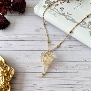 Divination pendulum necklace made of resin inlaid with natural stones, women's necklace, dowsing pendulum jewelry, gift for women