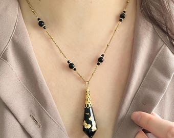 Pendelhalsband aus Harz und natürlichem Obsidian, tropfenförmiger Anhänger, schwarzes Pendelhalsband
