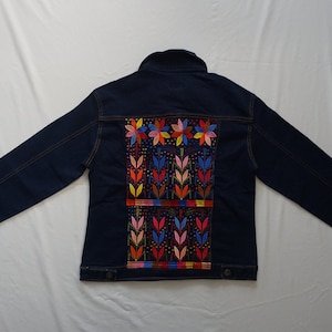 Traditional Mexican Floral Design Denim/Jean Jacket Size Medium Adult