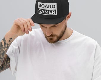 Gorra de jugador de mesa con cierre a presión, estructurada de 6 paneles, cierre ajustable a presión, visera plana, ideal para juegos de mesa para hombres y mujeres.