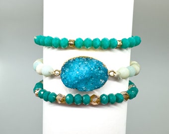 Pila de pulsera turquesa
