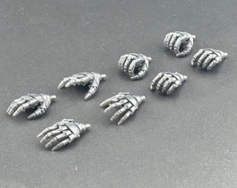 Mechanical Hands with Pegs for Action Figures