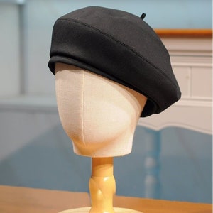Linnen baret met topknoop, lichtgewicht baret, zomerhoed, stijlvolle baret, formele hoed, casual baret, modieuze hoed, ademende hoed, dameshoed