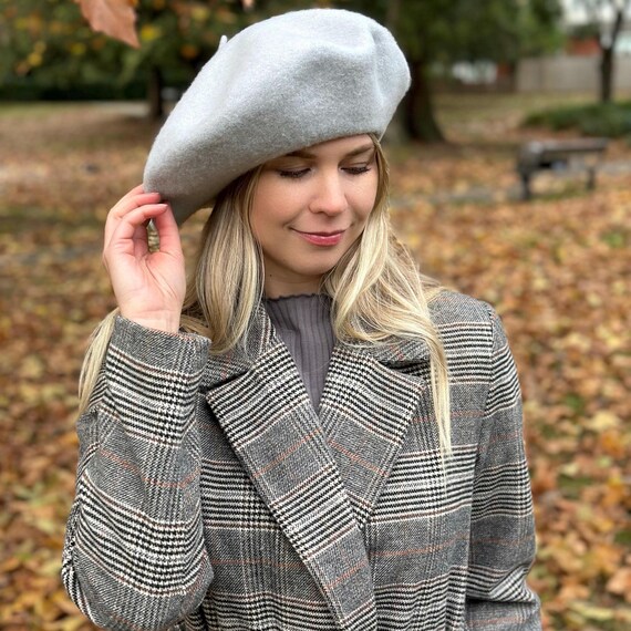 thumbnail image 2 of Oversized Wool Beret For Women - French Style, Big Brim, With Elastic Band (90% Wool) 2 of 13