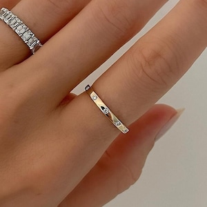 2.5 MM 5 Flush Set Moissanite Diamond Wedding Ring / 14k Solid Gold Stack Band / Midi Thumb Ring / Stacked Ring For Her / Valentine&#39;s Ring.