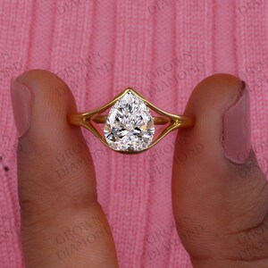 Elegant Teardrop Moissanite Ring / 14K Solid Yelllow Gold & 925 Sterling Silver / Open Bezel Engagement Ring / Statement Jewelry for wife.