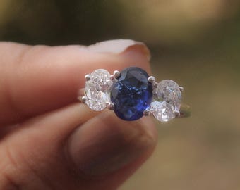 薄いシグネットリング、14K/18K ホワイトゴールド、スリーストーン 