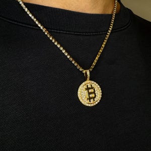 Gold or Silver Bitcoin Pendant & Necklace | Bitcoin And Cryptocurrency Jewellery | 60cm Bitcoin Chain | Luxury Crypto Gifts | BTC