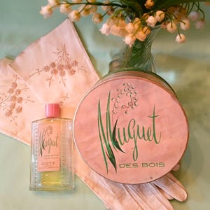 Muguet des Bois Vintage Dusting powder box with powder | eau de toilet bottle 1940s Bakelite Cap original powder puff | boudoir vanity decor