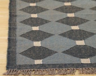 Handgeknüpfter Kelim-Läufer aus Wolle, rautenförmig karierter Flachgewebe-Flurläufer, moderner Eingangsbereichteppich, Teppich nach Maß, Grau, Schwarz, Weiß
