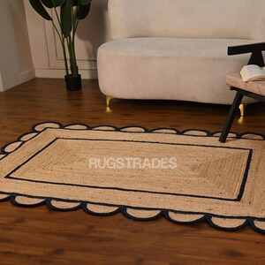 Handwoven Scalloped Jute Rug: Natural Fiber Area Rug