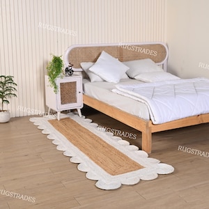 Handwoven Scalloped Jute Rug: Natural Fiber Boho Area Rug