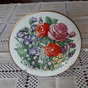 Floral plate allusive to June made by Vista Alegre