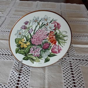 Floral Porcelain Plate made by Vista Alegre allusive to April.