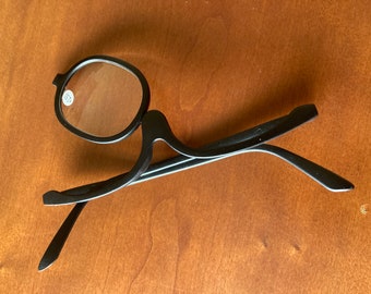 Makeup Eyeglasses with a Single Rotating Lens