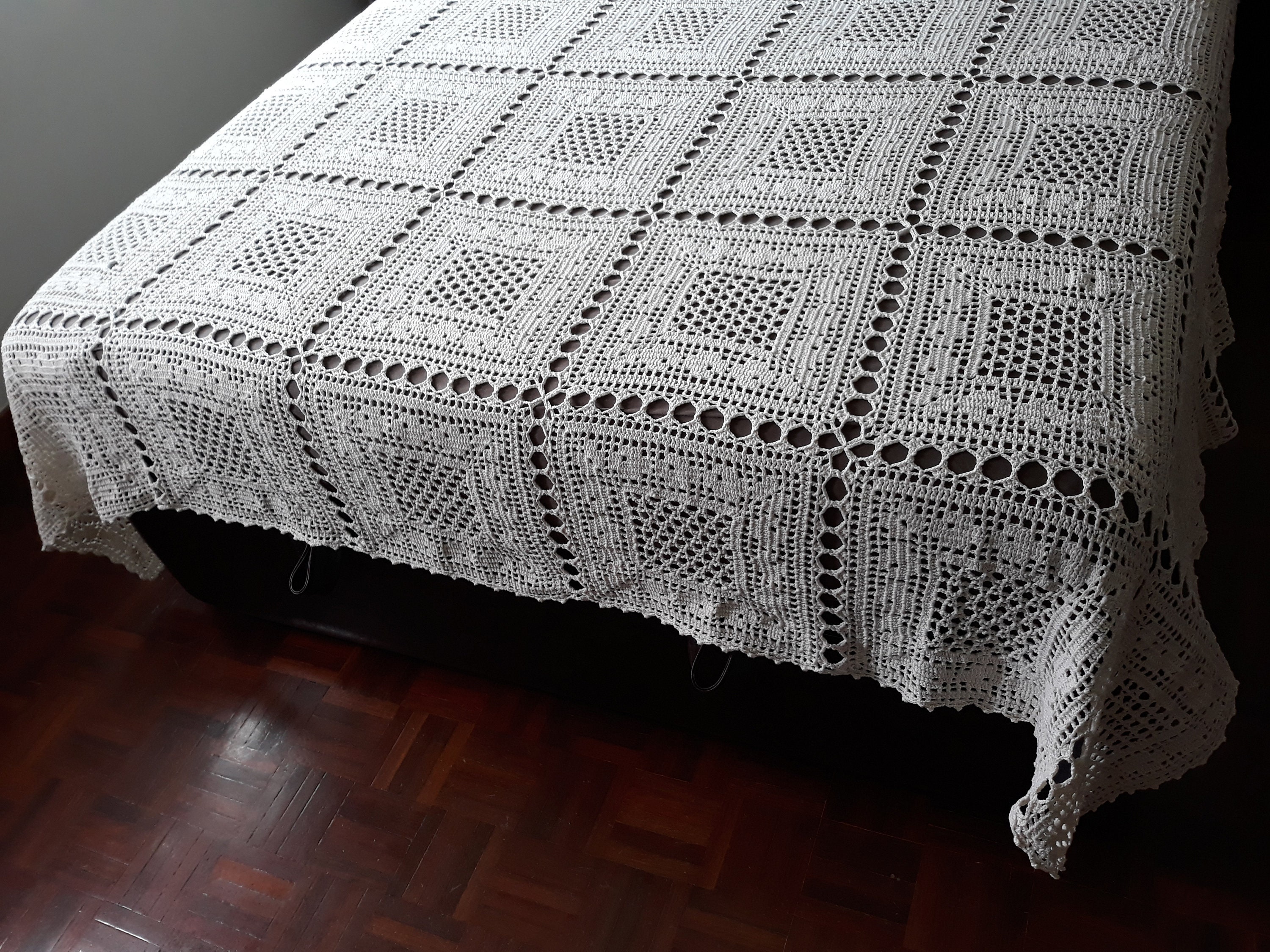 Vintage Handmade Crochet Bedspread - Etsy