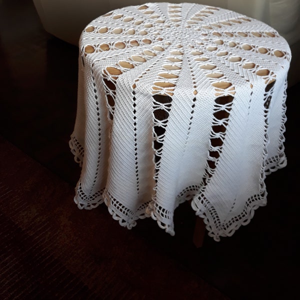 nappe ronde au crochet vintage faite à la main