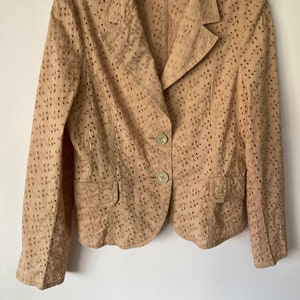 Veste légère avec broderie anglaise