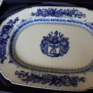 Vista Alegre porcelain platter Oriente. Exclusive edition commissioned by Visabeira.