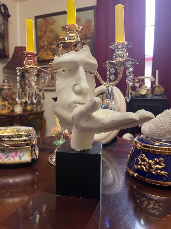 Vintage 2005 TMS White Plaster Sculpture “blowing Kiss “on Black